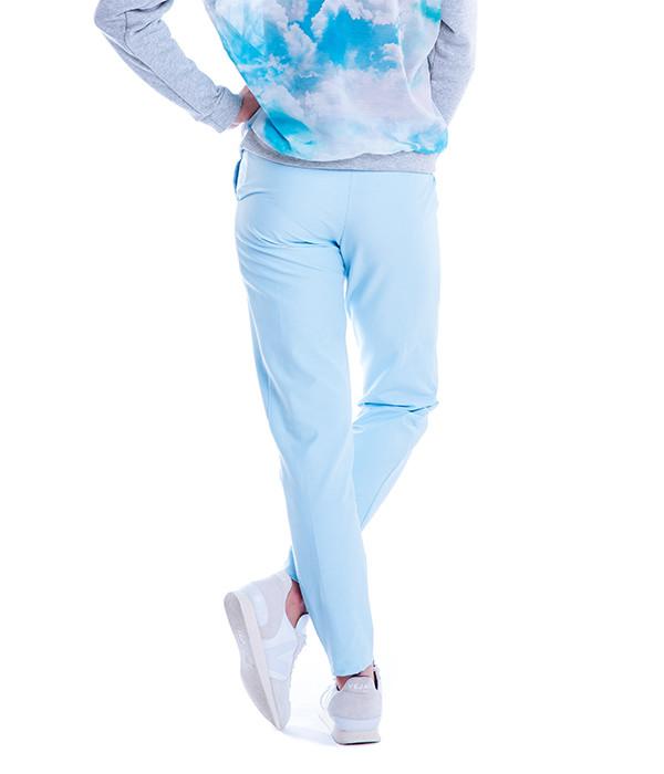Pantalon bleu pastel vue de profil