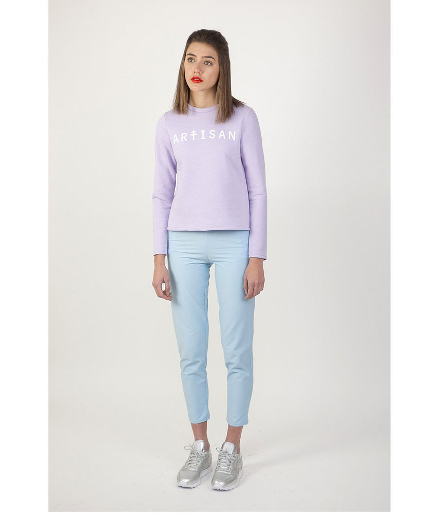 Sweat violet pastel et pantalon bleu pastel